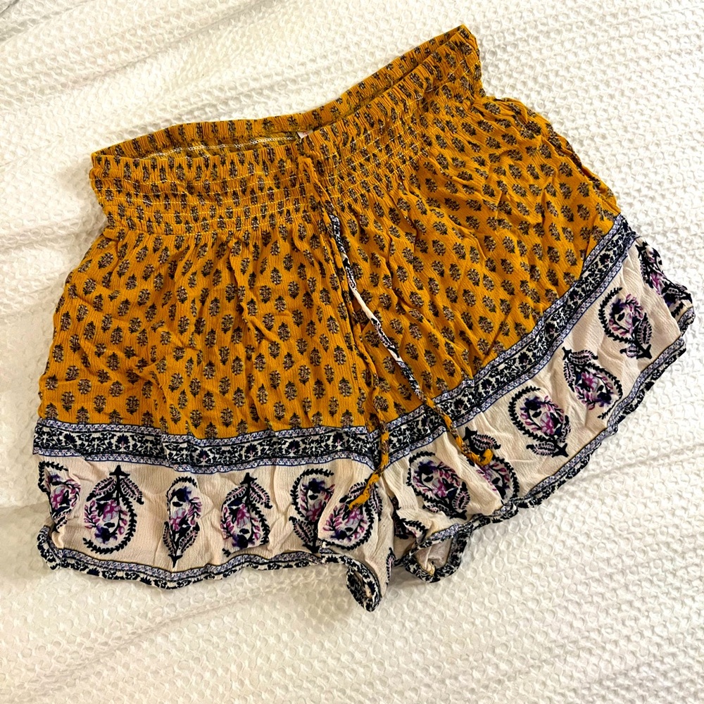 Xhilaration Yellow Flowy Elastic Short